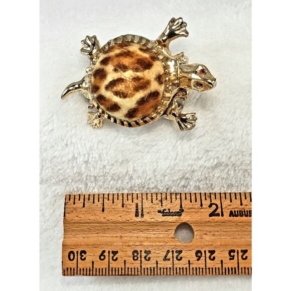 Vintage Turtle Brooch-Locket Faux Fur Shell Gold Tone Body Art Deco Style - Picture 7 of 8